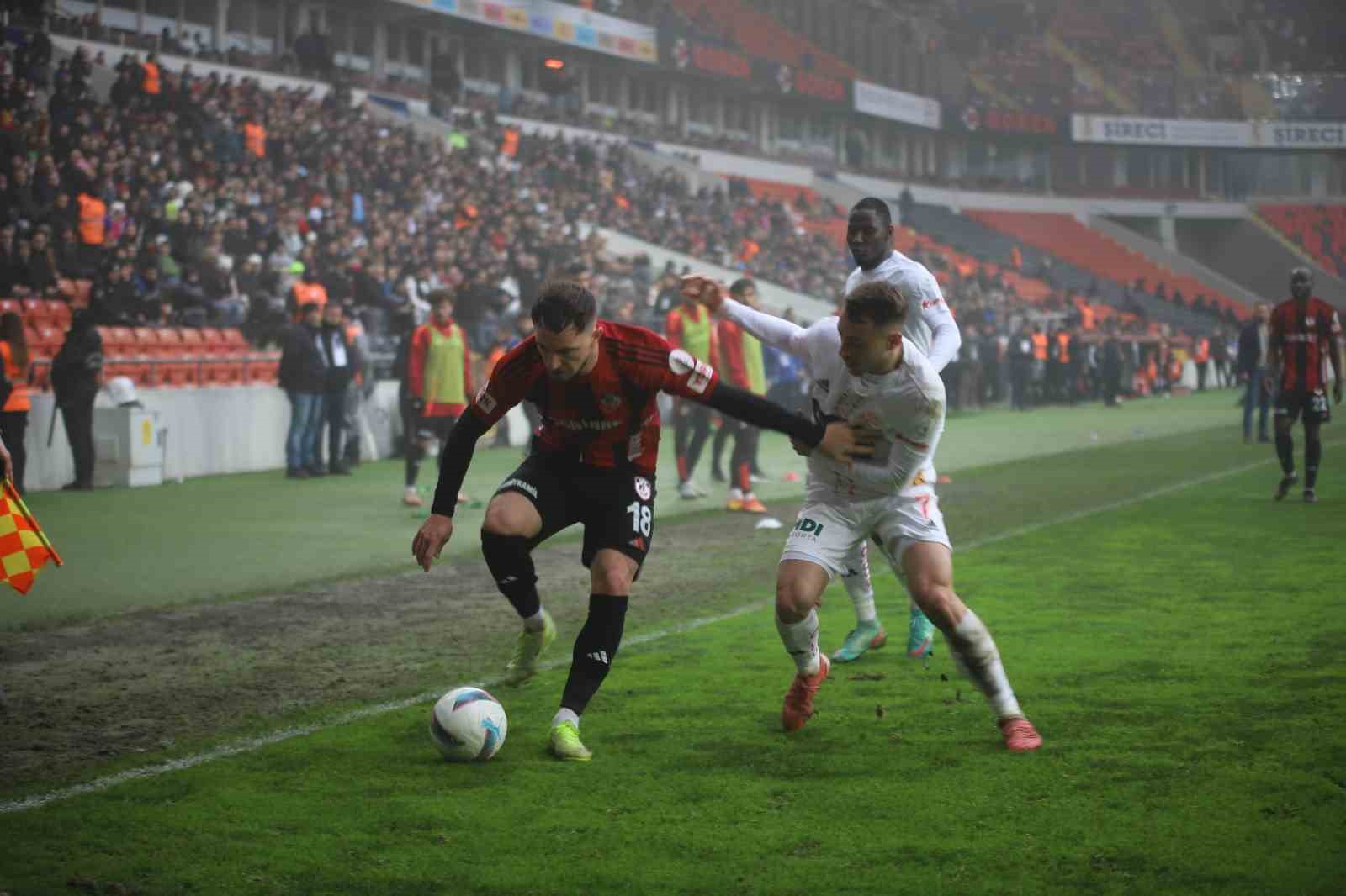 Trendyol S&uuml;per Lig: Gaziantep FK: 1 - Antalyaspor: 0 (İlk yarı)
