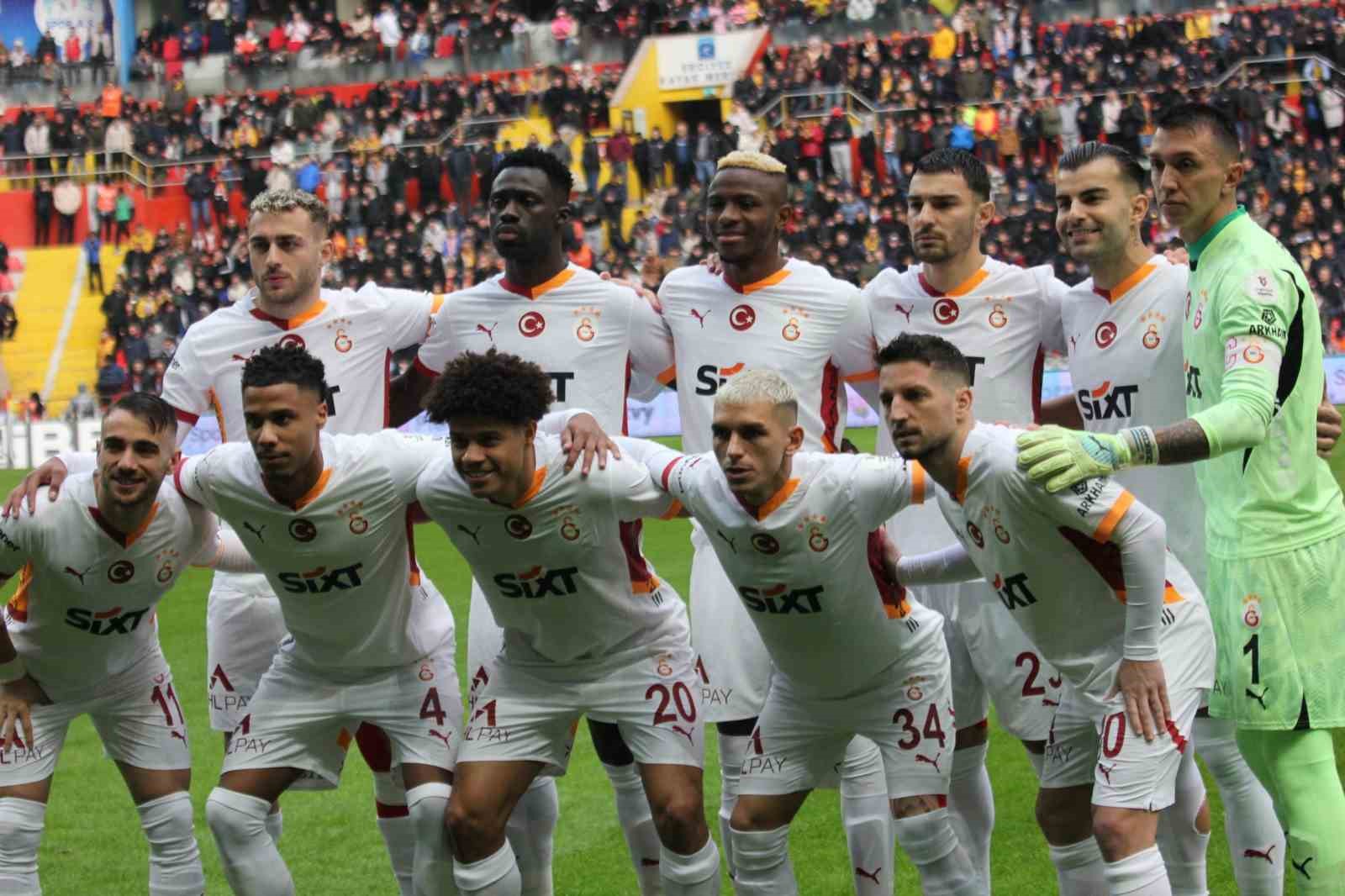 Galatasaray’da 3 değişiklik