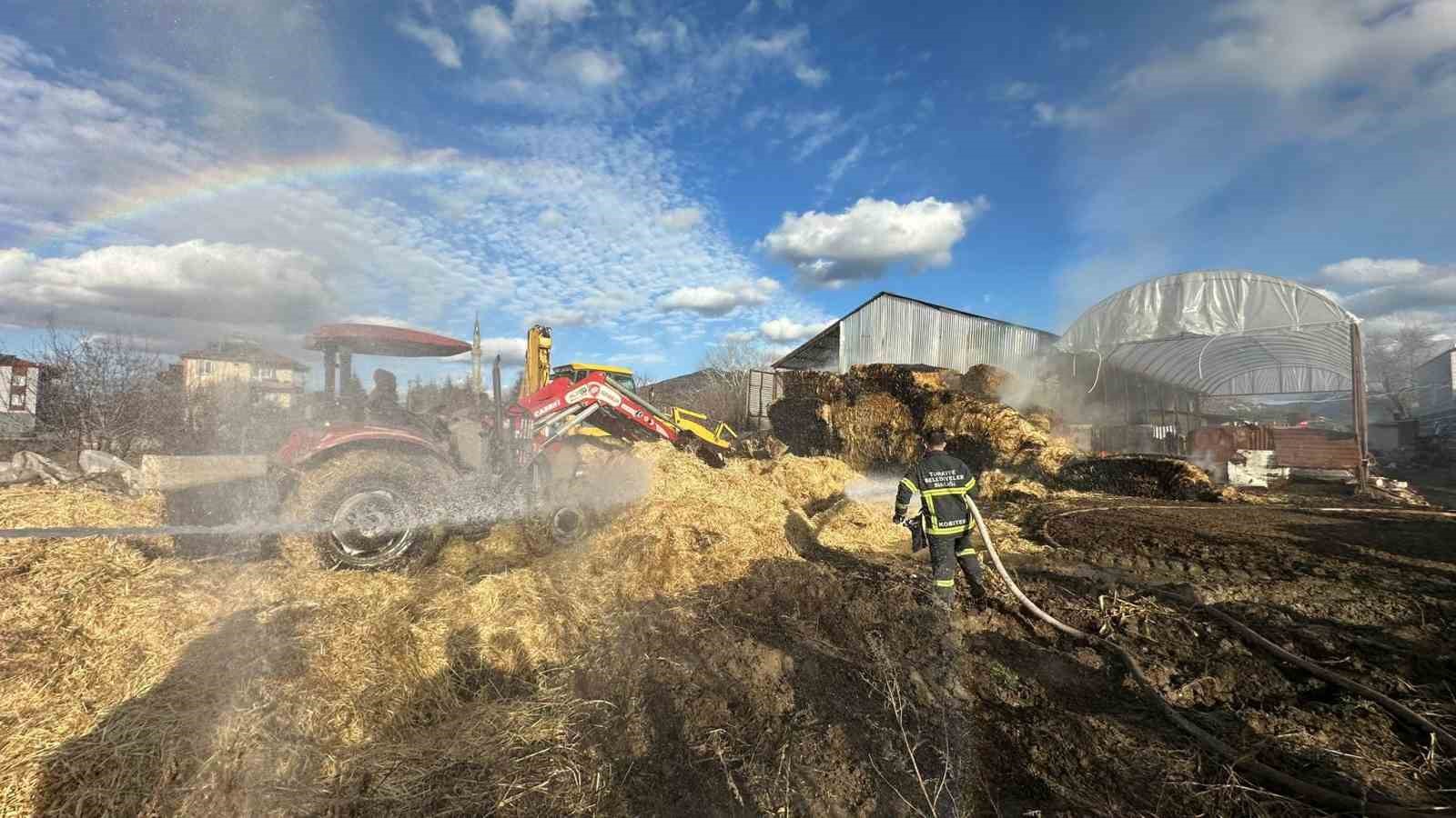 Burdur&rsquo;da &ccedil;ıkan yangında 80 adet saman balyası k&uuml;l oldu
