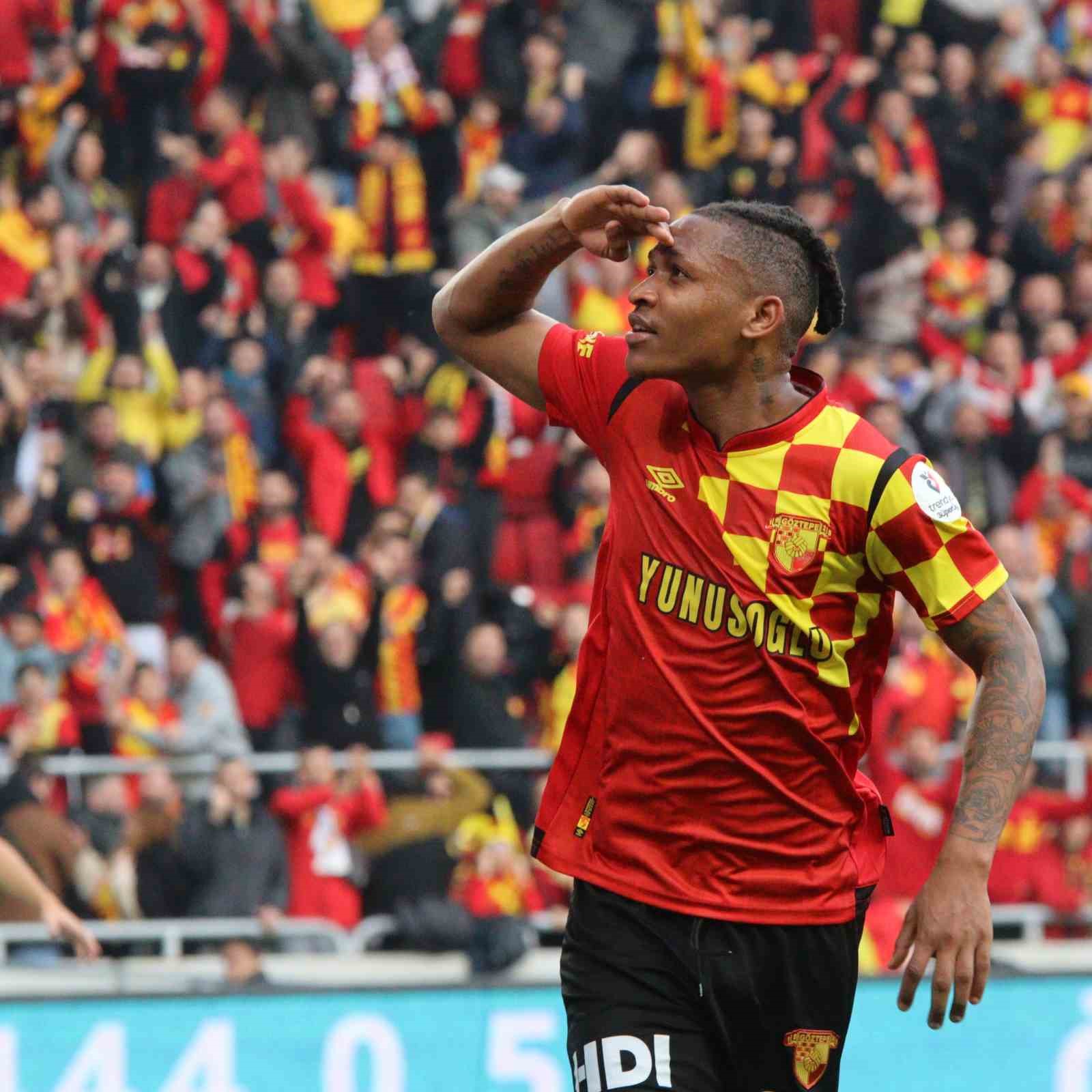 Trendyol Süper Lig: Göztepe: 1 - Çaykur Rizespor: 0 (İlk yarı)
