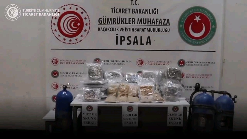İpsala Sınır Kapısı&rsquo;nda 118 kilo esrar ve kokain ele ge&ccedil;irildi
