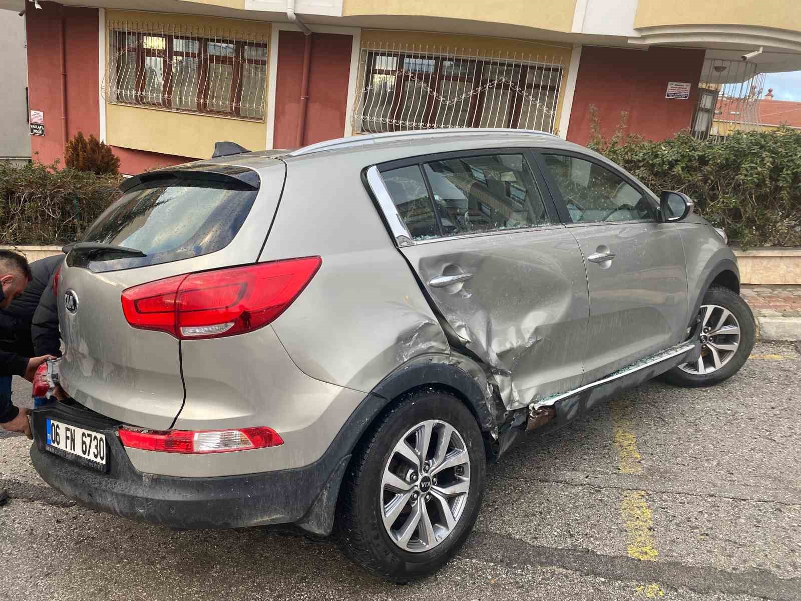 Kayan hafriyat kamyonu 11 araca çarptı