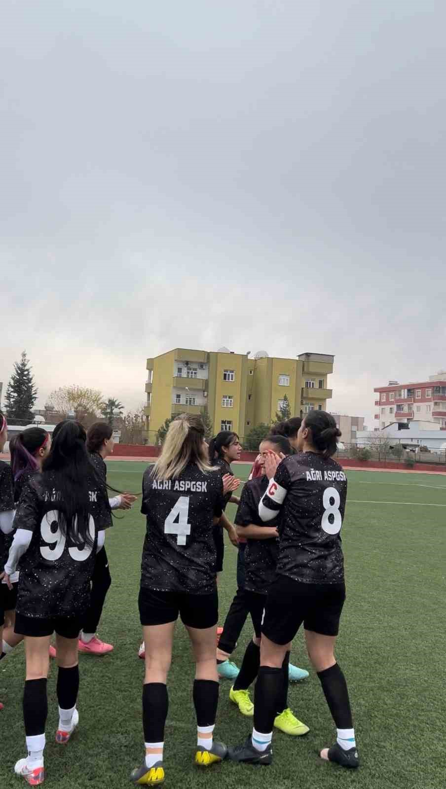 Ağrı Kadın Futbol Takımı, Silopi deplasmanından 2-2&rsquo;lik beraberlikle d&ouml;nd&uuml;
