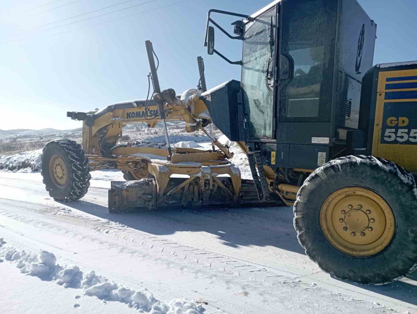 Elazığ’da 27 köy yolu ulaşıma kapandı