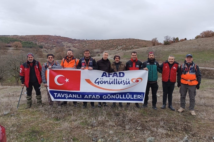 Tavşanlı’da gönüllüler ve amatör telsizciler Sarıkamış şehitlerini andı