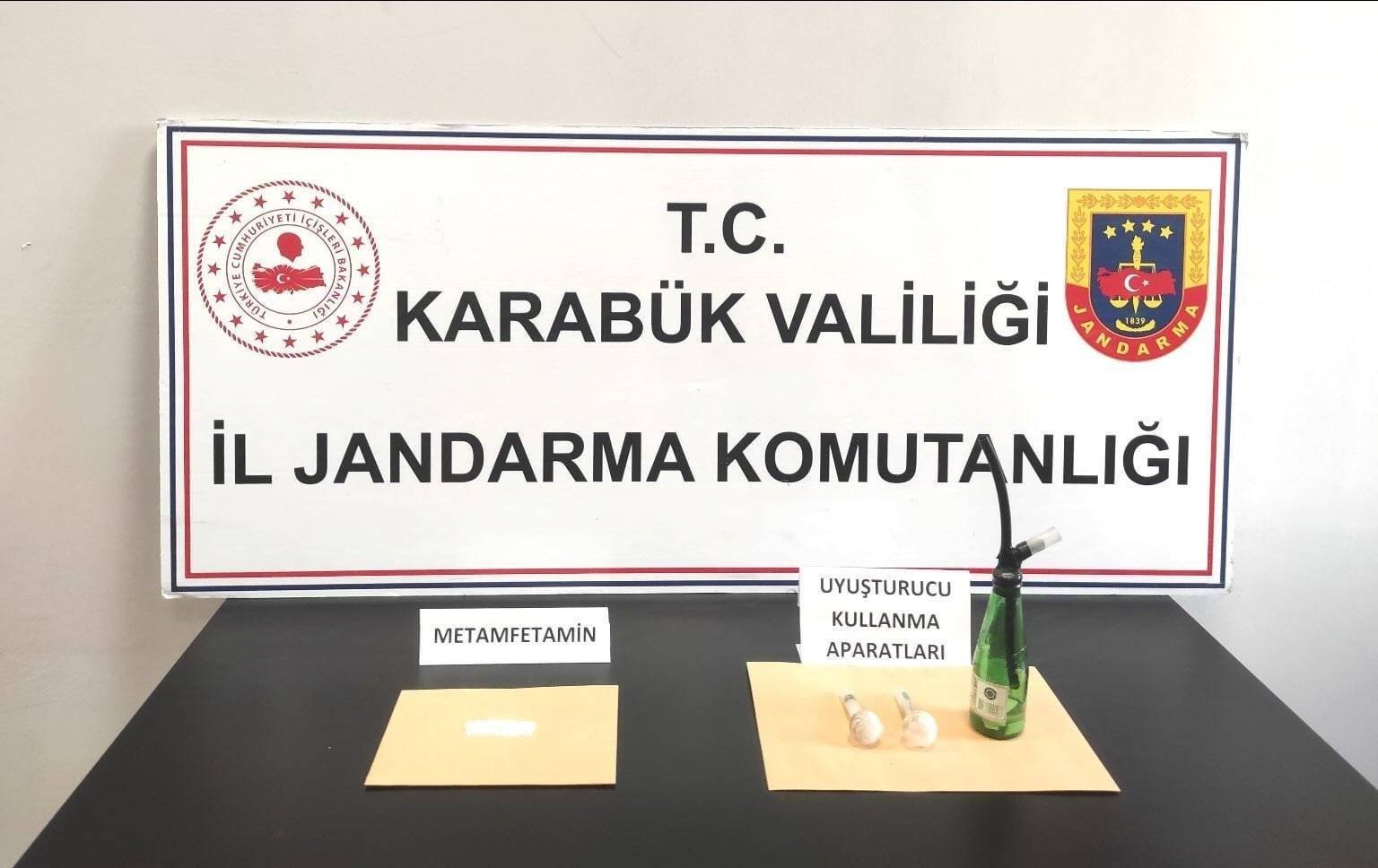 Üzerinde ve aracında uyuşturucu madde yakalanan şahsa 72 bin TL ceza