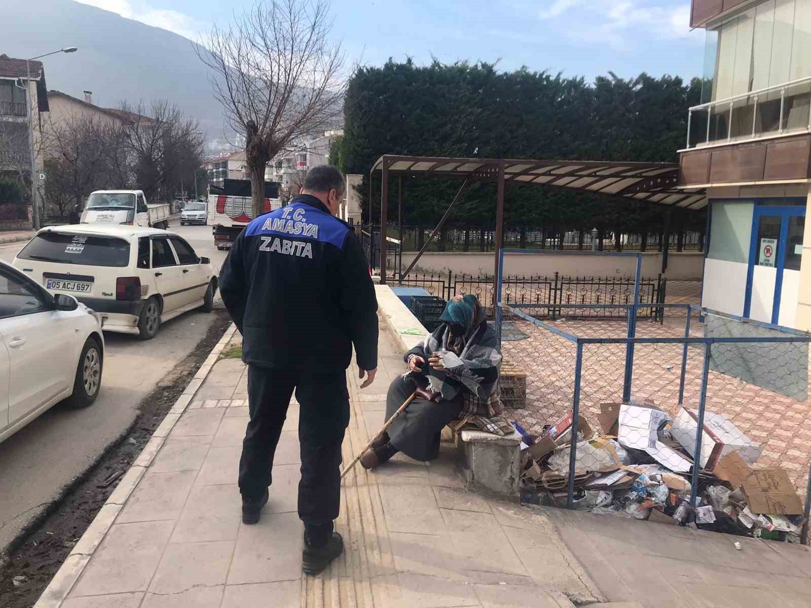 Amasya’da bir ayda 20 dilenci şehir dışına çıkarıldı