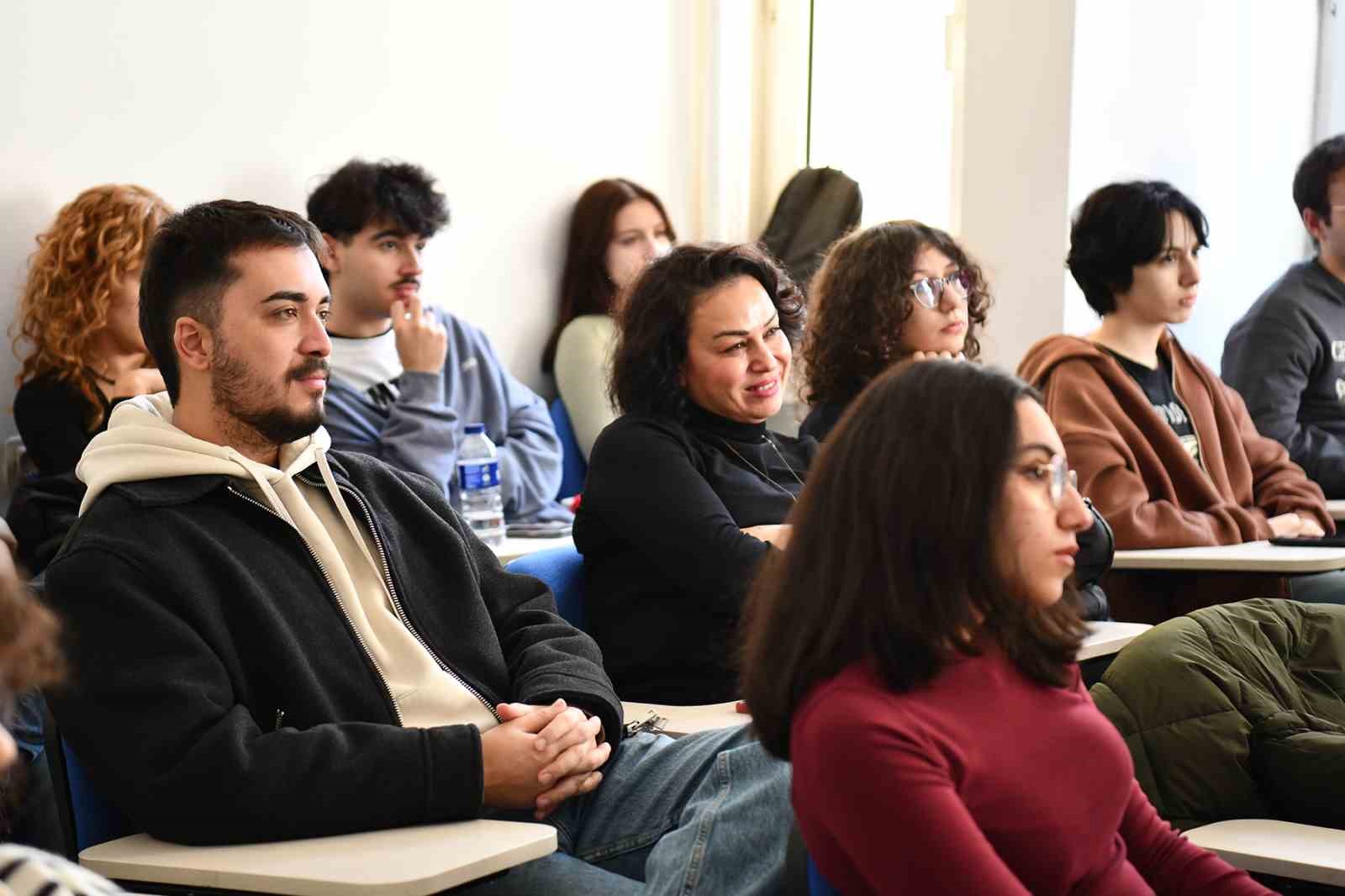 Gençlere sürdürülebilir kalkınma amaçları anlatıldı
