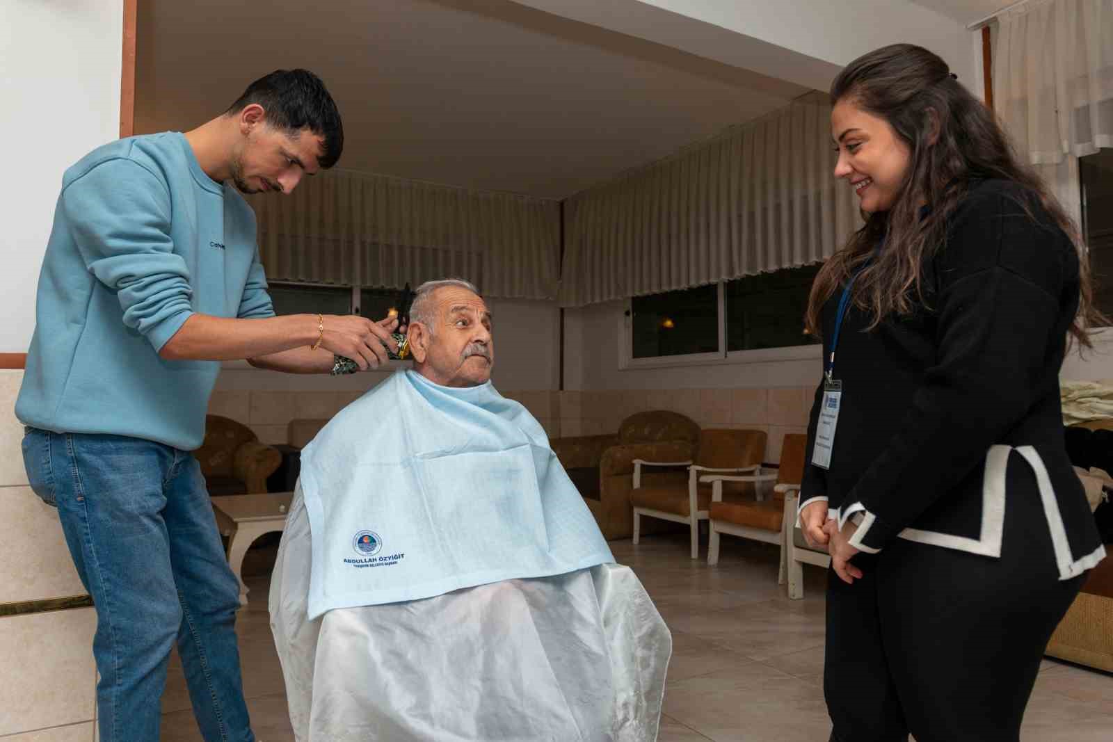 Yenişehir Belediyesi, yaş almış vatandaşları yalnız bırakmıyor
