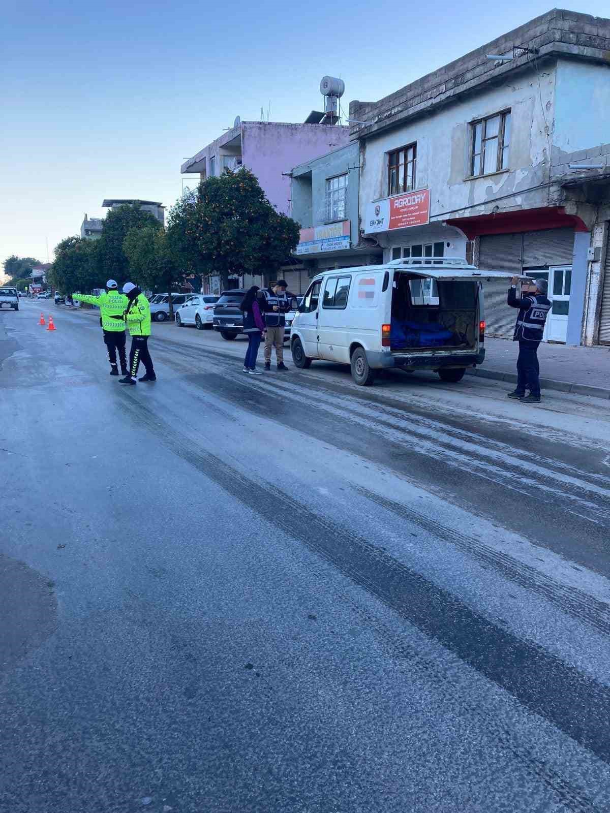 Kozan’da uygulamalarda 6 hükümlü yakalandı
