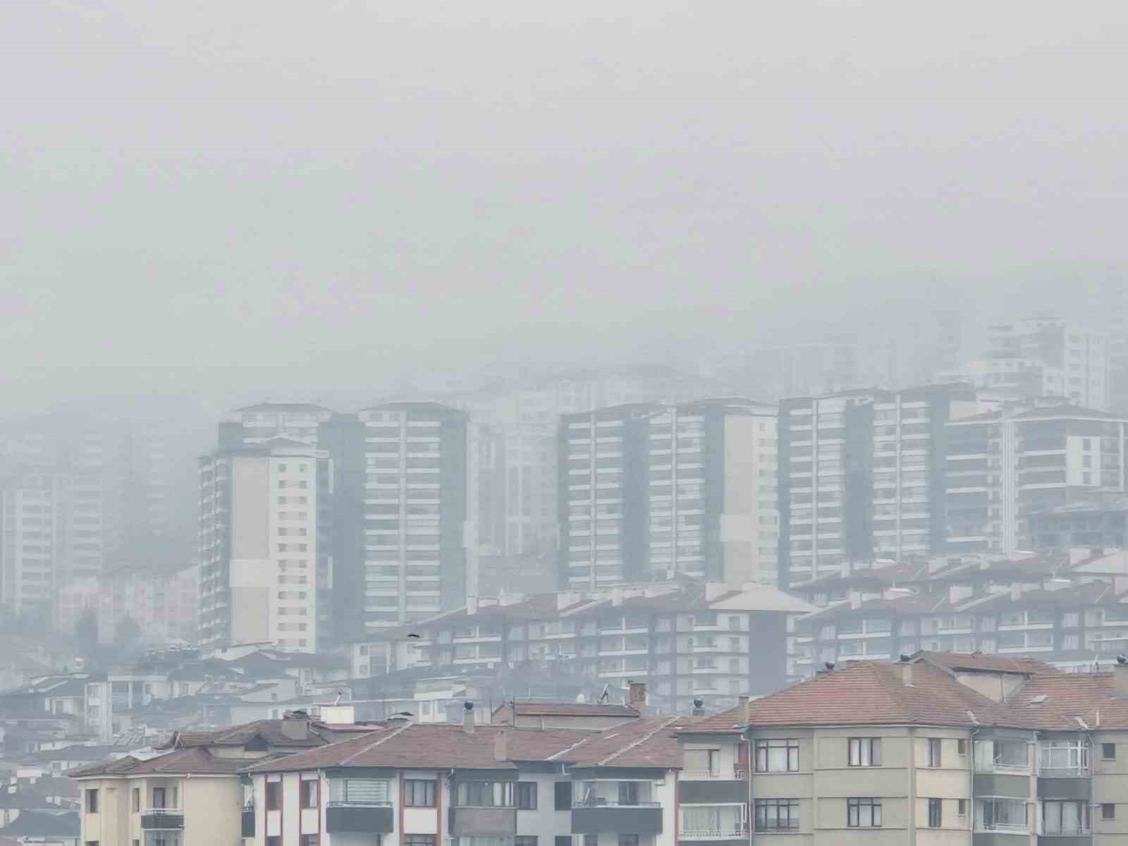 Elazığ’da yüksek kesimlerde yoğun sis etkisini sürdürüyor
