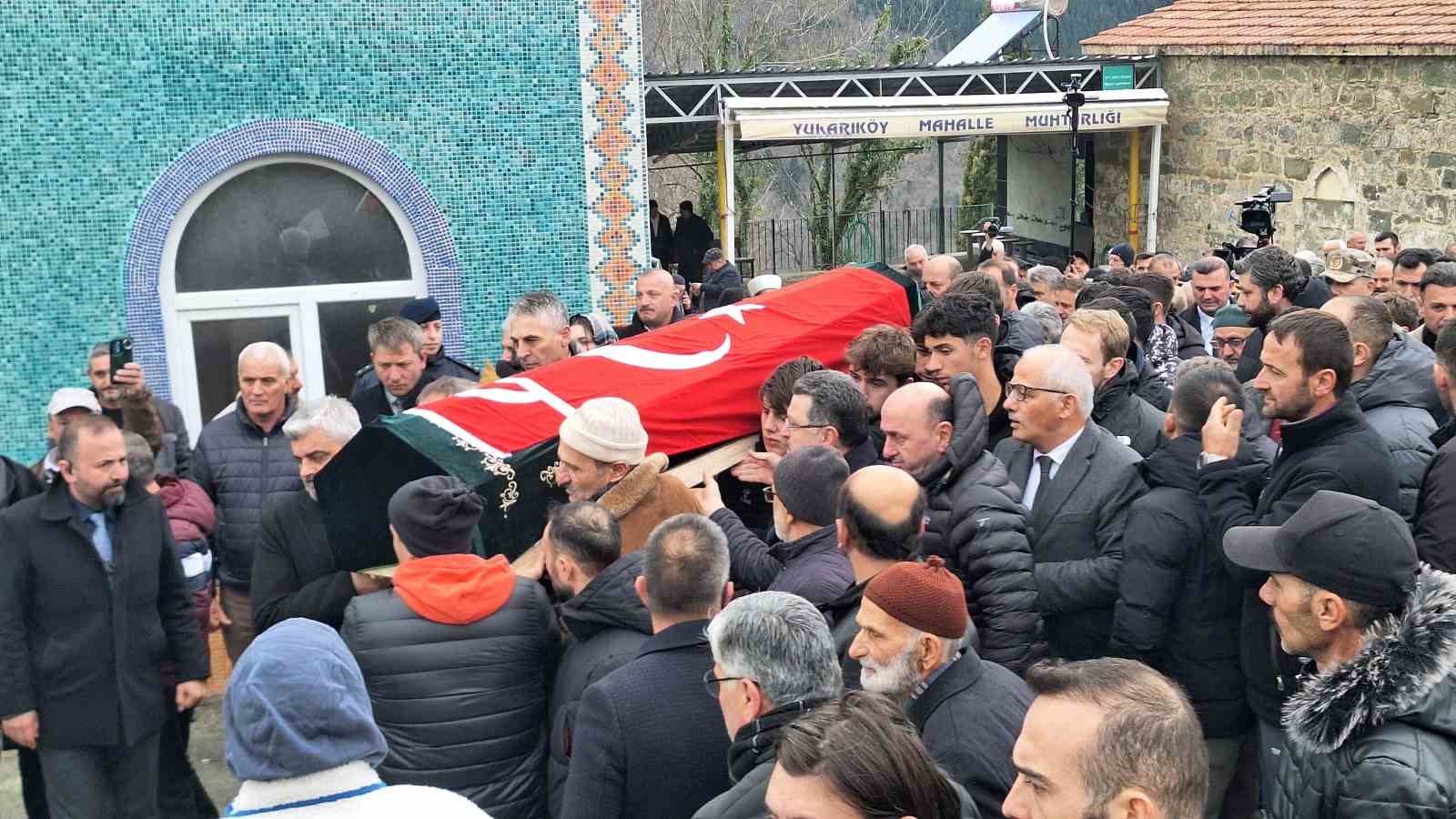 &Ccedil;ığ felaketinde hayatını kaybeden milli sporcu Emre Yazgan&rsquo;a memleketi Trabzon&rsquo;da son veda
