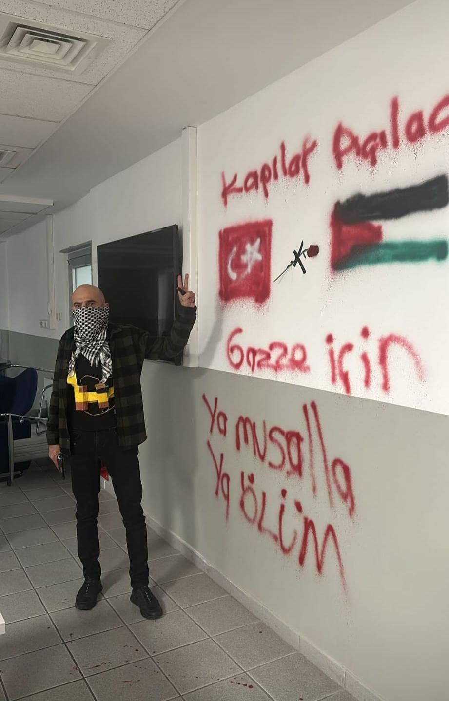 Bomba izlenimi verdiği düzenek ve silahlarla 9 fabrika çalışanı rehin almıştı: "Pişmanım"