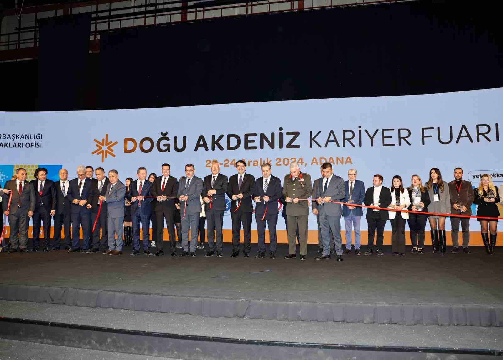 Doğu Akdeniz B&ouml;lgesel Kariyer Fuarı a&ccedil;ılışı Vali K&ouml;şger&rsquo;in katılımıyla yapıldı
