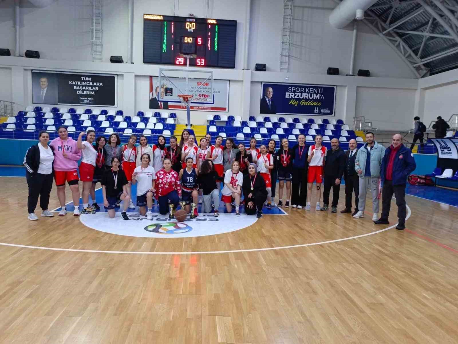 Mehmet Akif&rsquo;in perileri şampiyon
