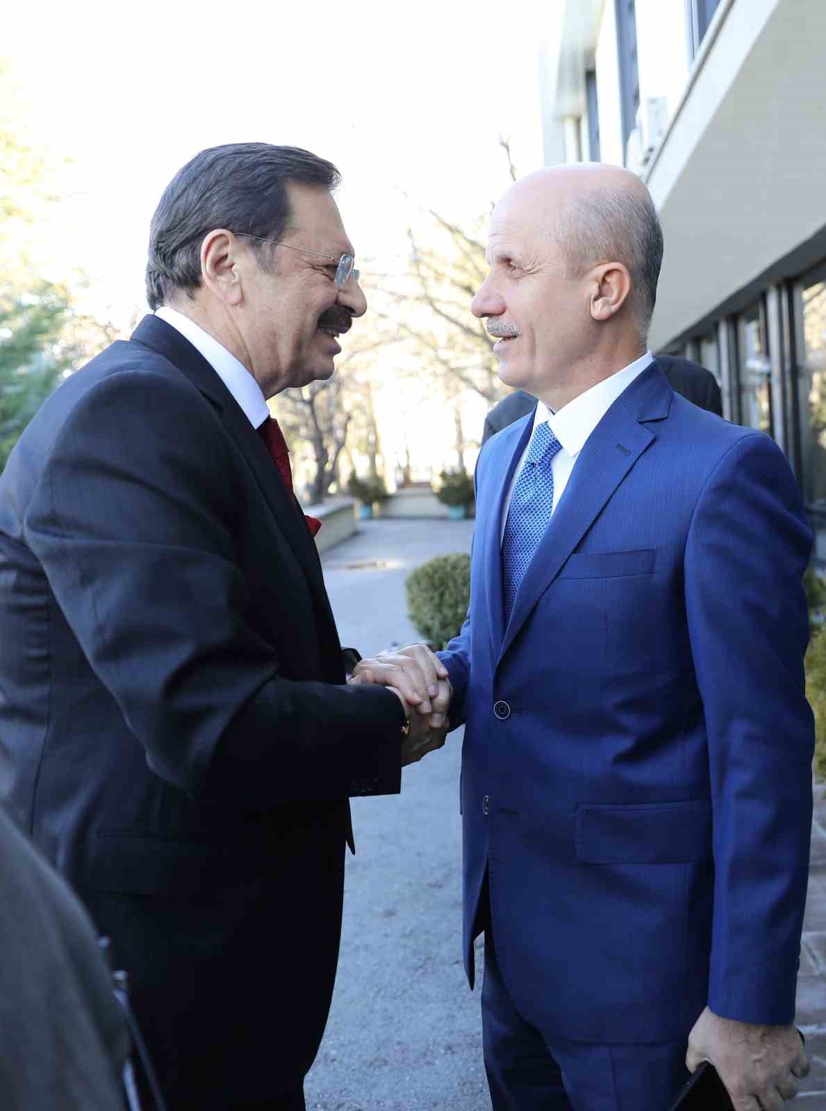 Y&Ouml;K Başkanı &Ouml;zvar: "Vakıf &uuml;niversitelerin sorunu akademik personel sayısındaki yetersizlik"
