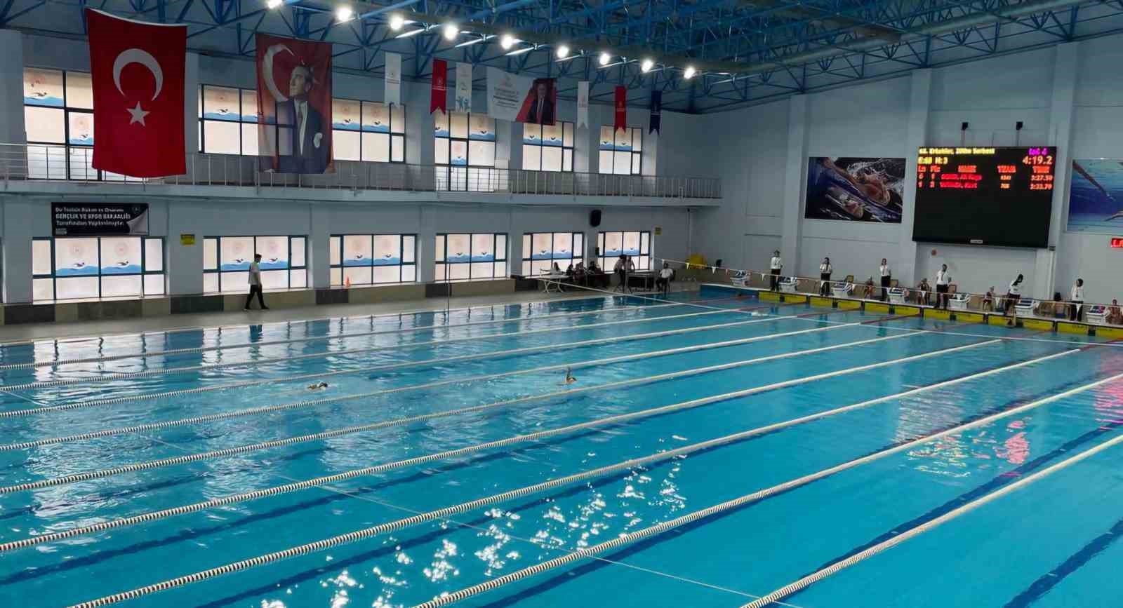 Minik y&uuml;z&uuml;c&uuml;ler kula&ccedil;ları ile &Ccedil;orum&rsquo;u temsil edecek

