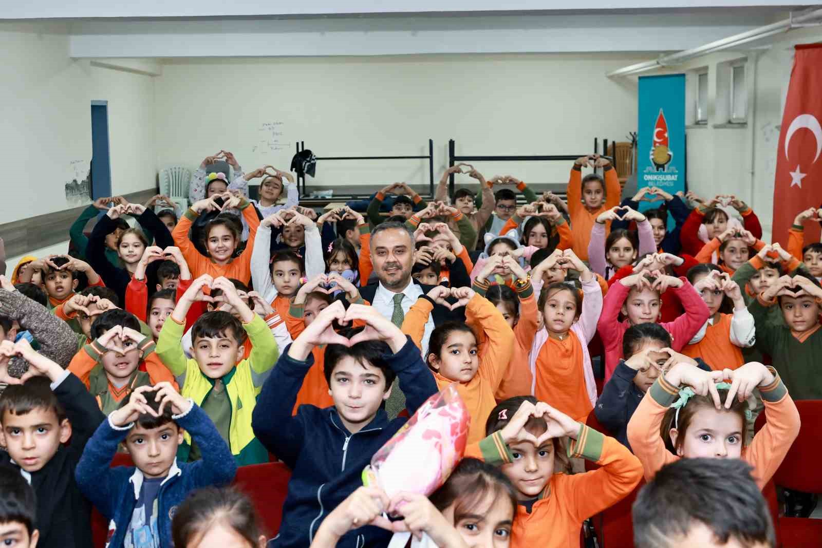 Başkan Toptaş’tan minik yüreklere destek