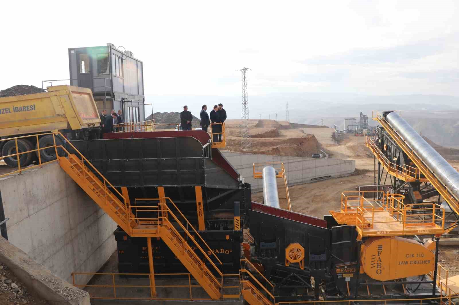 Siirt’te asfalt tesisinde deneme üretimi başladı