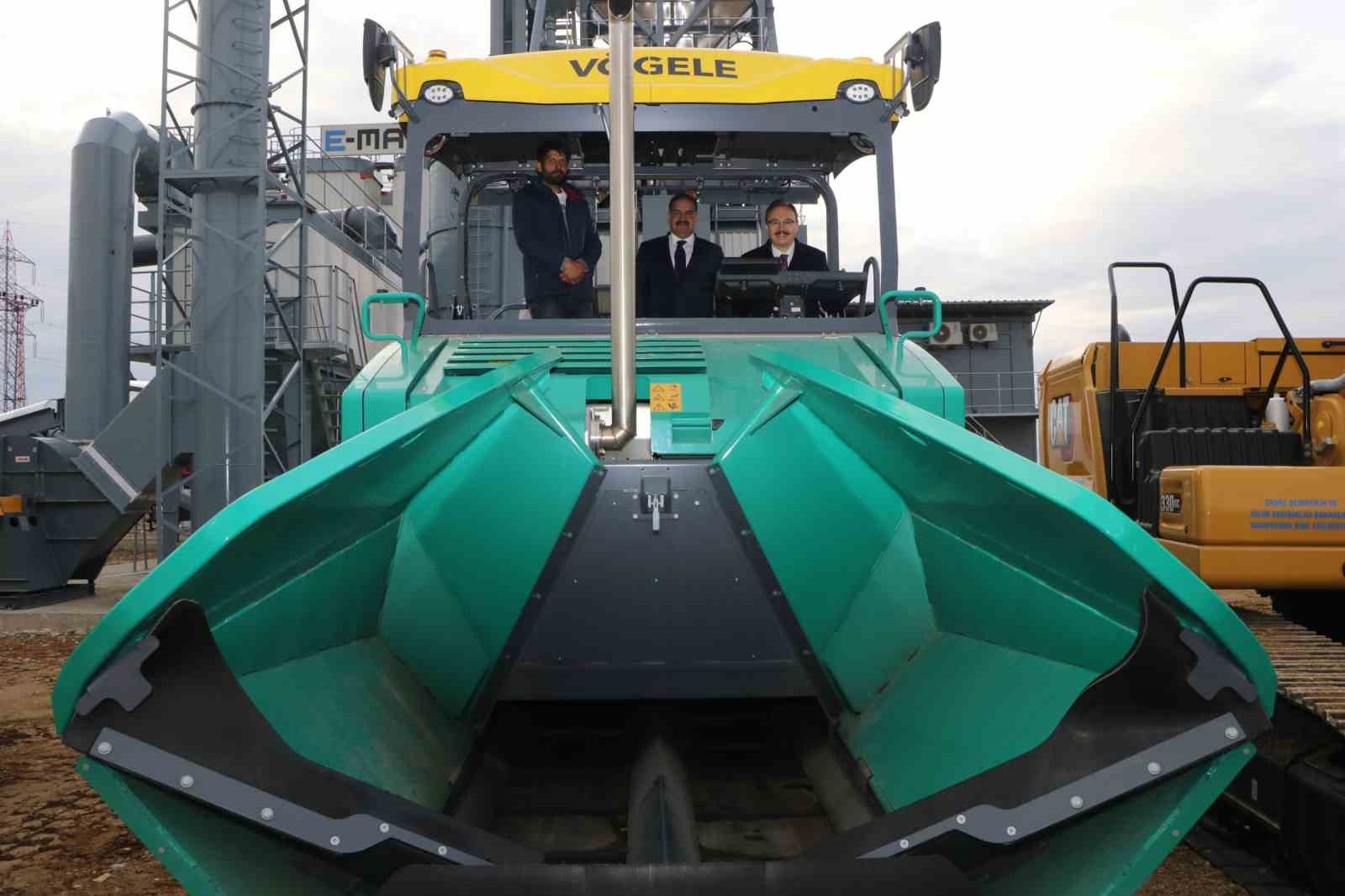 Siirt&rsquo;te asfalt tesisinde deneme &uuml;retimi başladı
