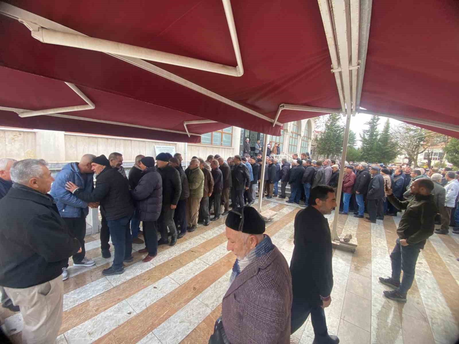 Gediz&rsquo;de 37 umreci dualarla uğurlandı
