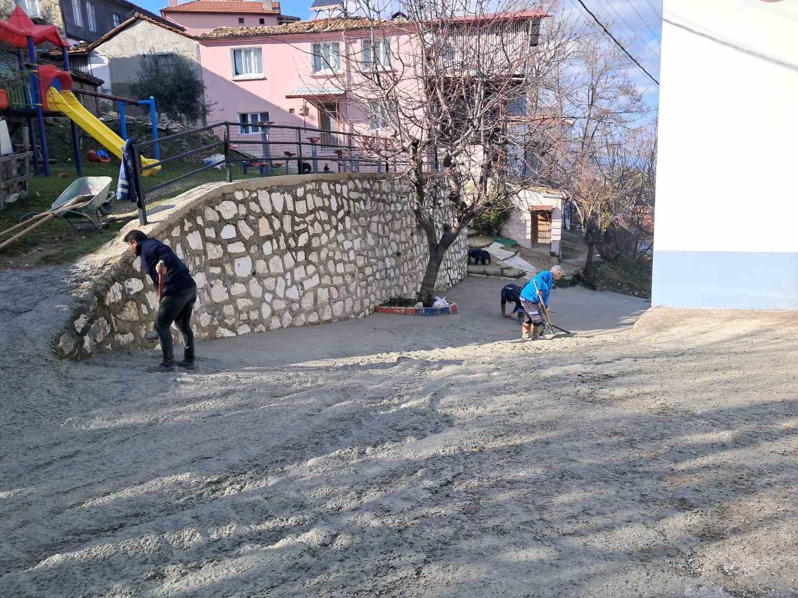 Babadağ’da yol iyileştirme çalışmaları sürüyor