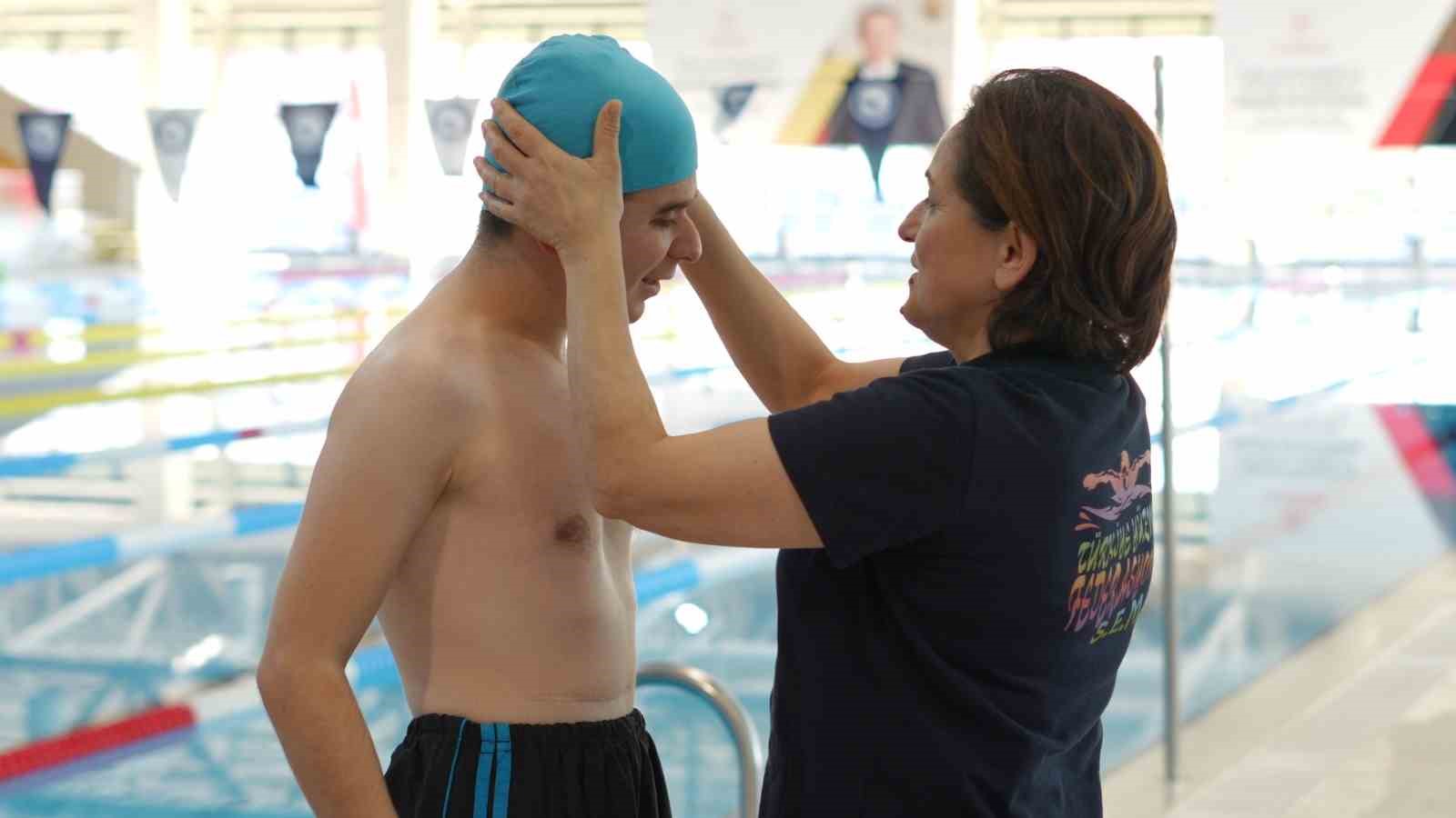 Görme engelli gencin hedefi milli sporcu olup, Avrupa’da Türk bayrağını dalgalandırmak