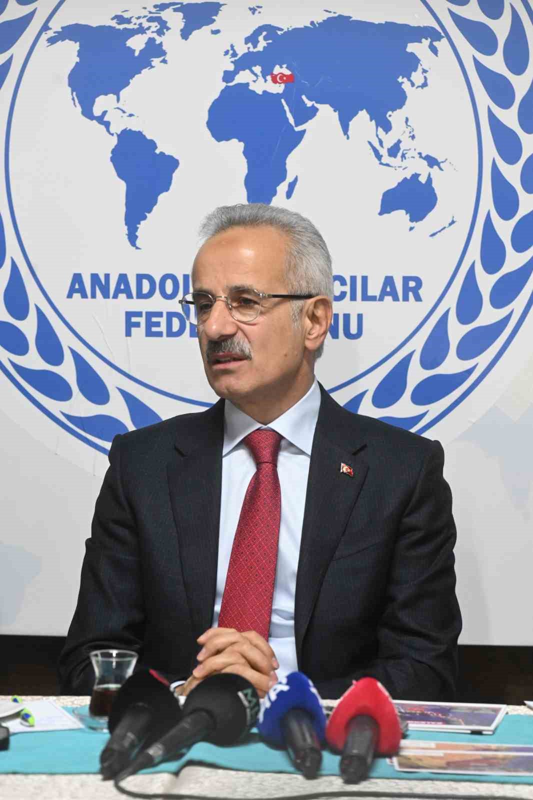 Bakan Uraloğlu: "Şam ve Halep havalimanlarında gerekli tespitleri yaptık"
