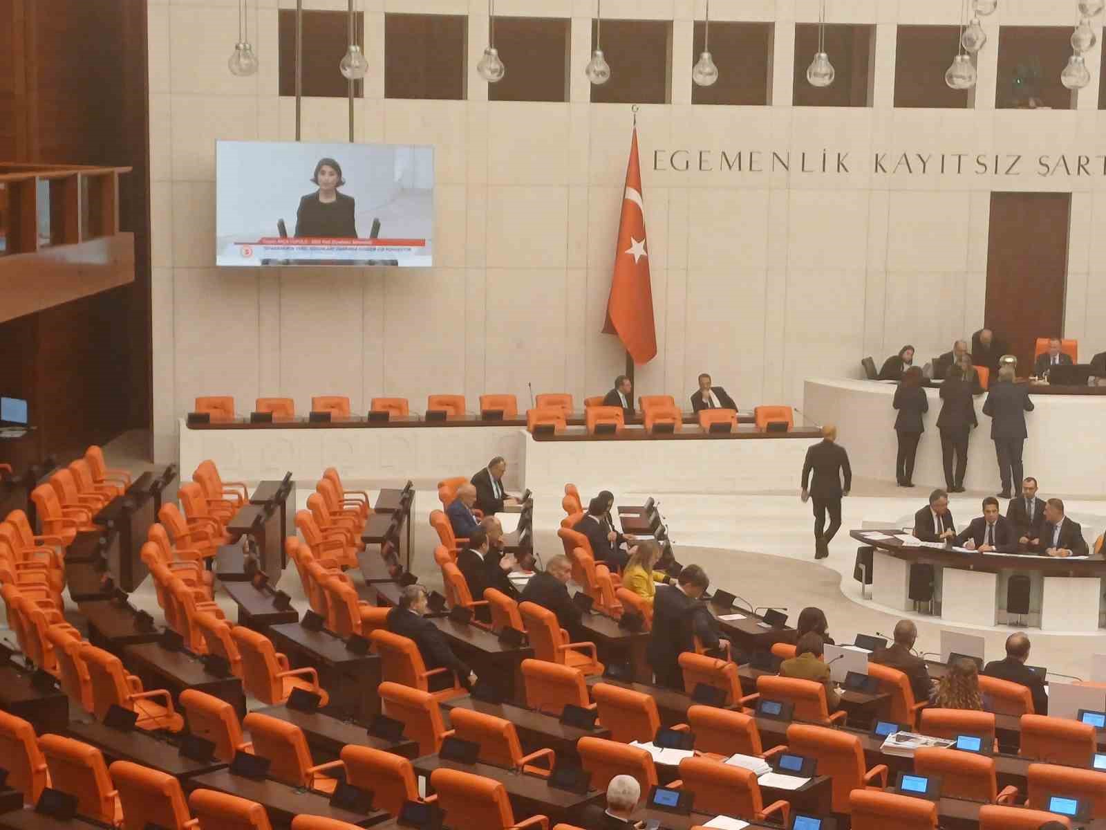 Saadet Partisi Hatay milletvekili Necmettin Çalışkan tek başına Saadet Partisi grubu sıralarında oturdu
