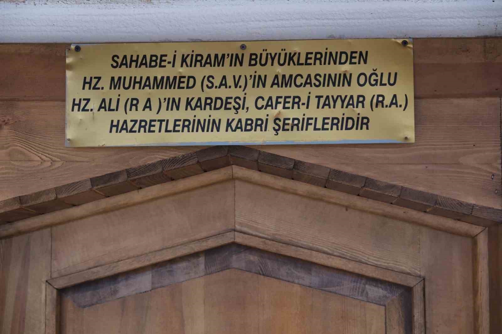 Cafer-i Tayyar T&uuml;rbesi&rsquo;nin restorasyonu tamamlandı
