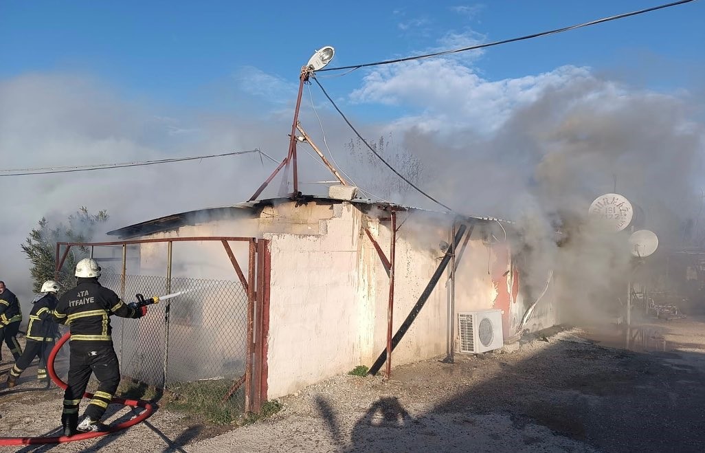 İskenderun’da tavuk çiftliğinde yangın
