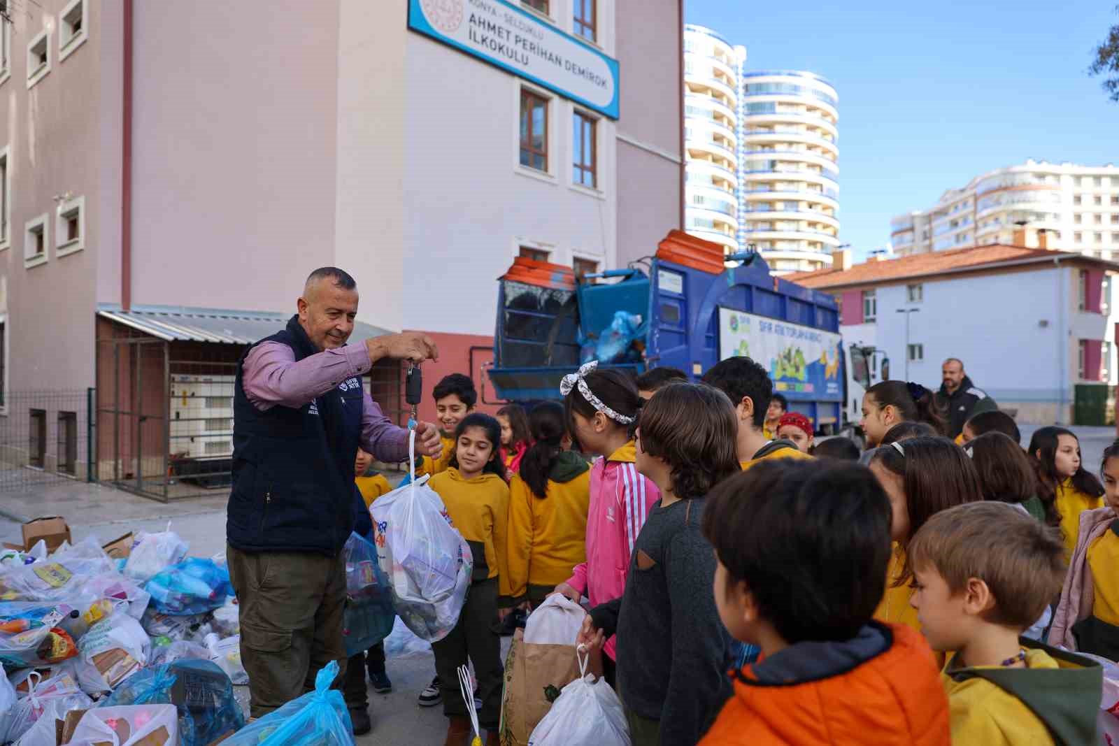 Selçuklu’da okullar sıfır atık için yarışıyor