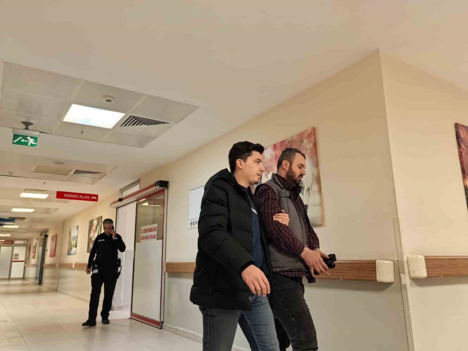 Polis ekipleri 3 uyuşturucu tacirini kovalamaca sonucu yakaladı
