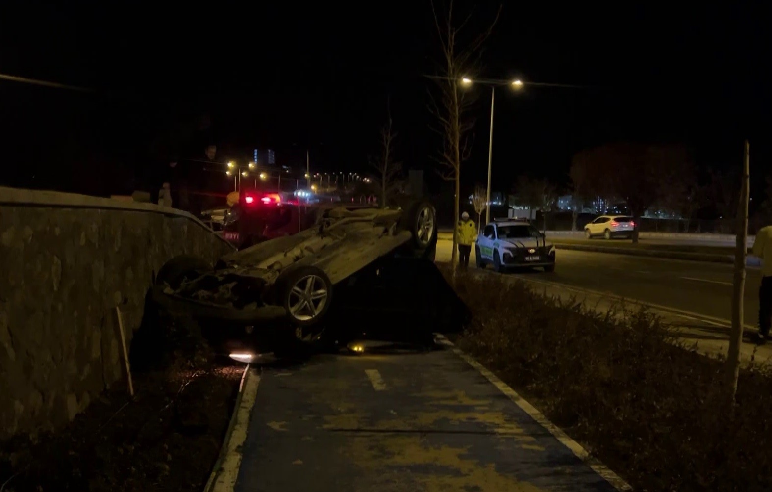 Yozgat’ta kontrolden çıkan otomobil takla attı: 3 yaralı