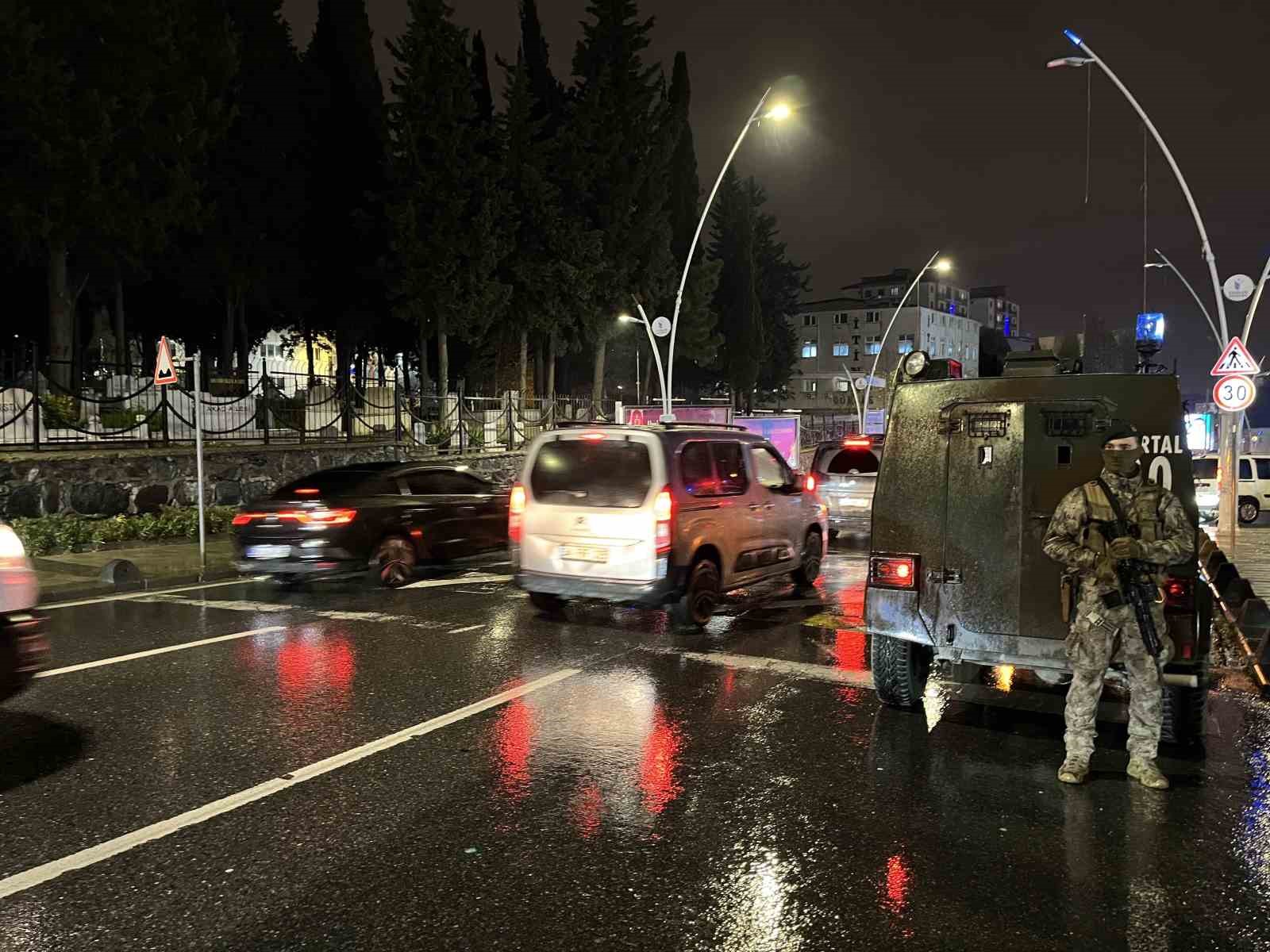 İstanbul Emniyet Müdürü Selami Yıldız, Esenler’de asayiş uygulamasını yerinde denetledi