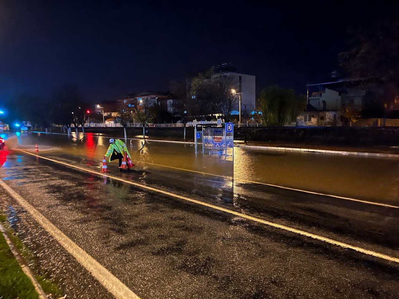 Aydın-İzmir karayolunda sürücüler zor anlar yaşadı
