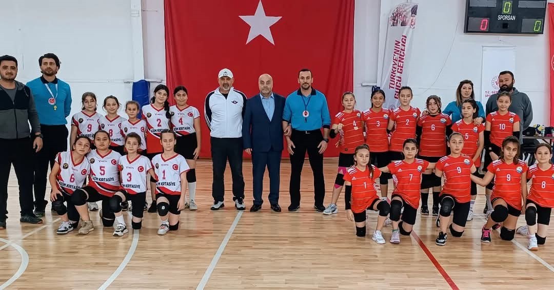 Alaplı Merkez Ortaokulu Voleybol Takımı Zonguldak Şampiyonası’nda