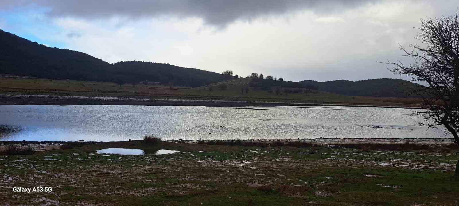 Kuraklıkla mücadele eden Yayla Gölü yağışlarla can buldu
