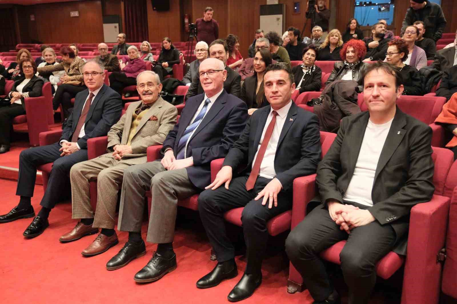 Eskişehir Sanat Derneği’nden Başkan Dökmeci’ye ödül
