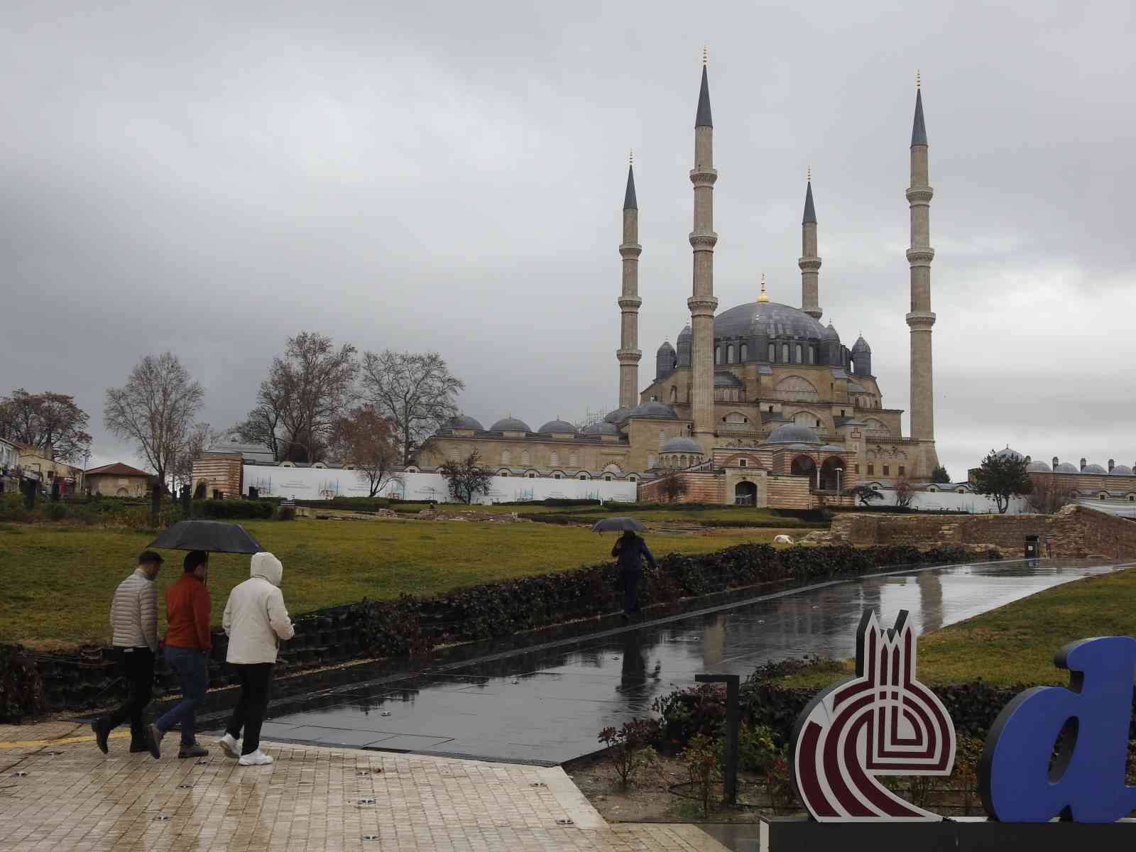 Edirne’de sağanak etkili oldu