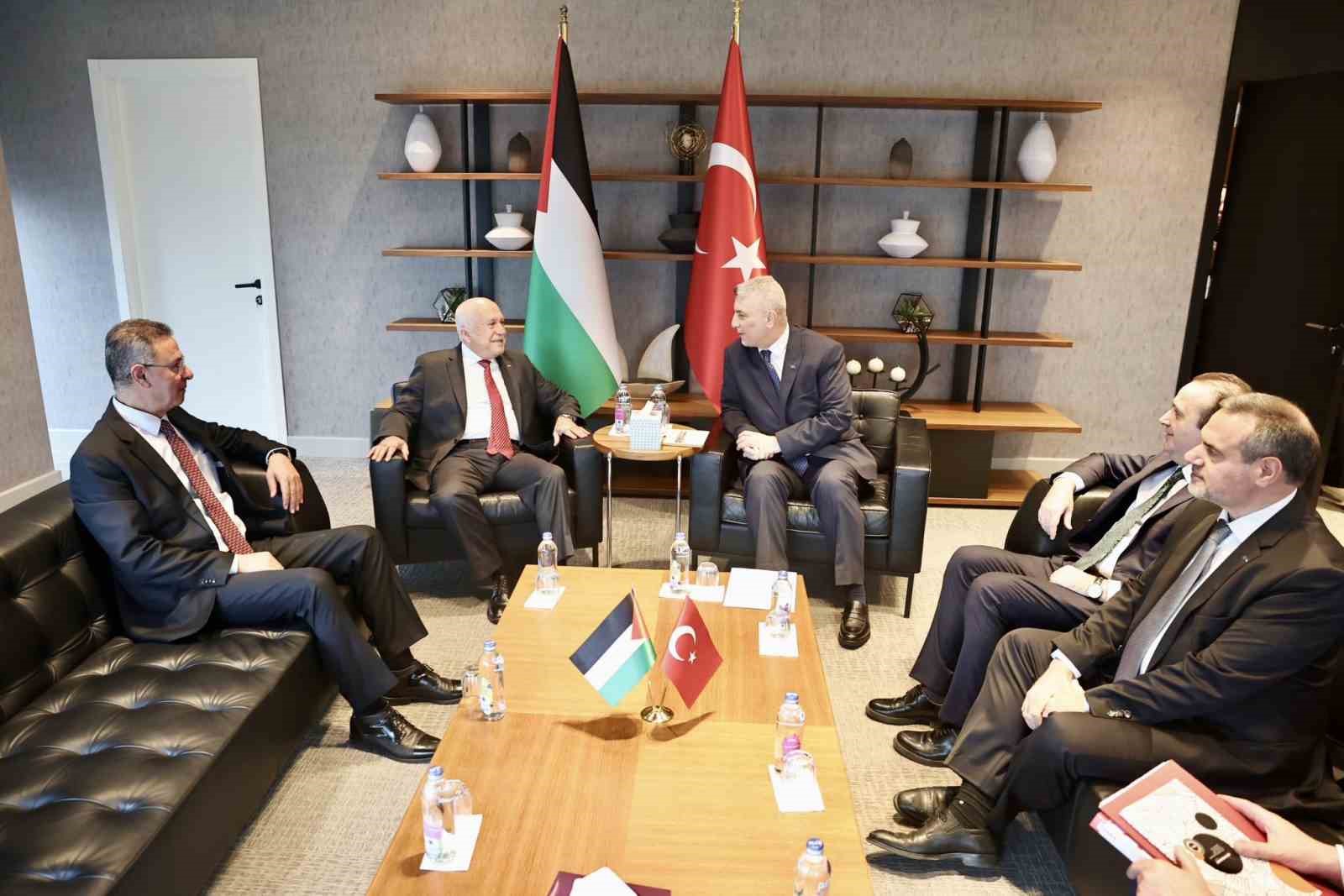 Ticaret Bakanı Bolat, Filistin Ulusal Ekonomi Bakanı Amour ile bir araya geldi
