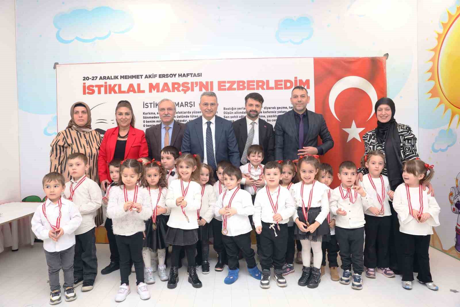 İlkadımlı minikler İstiklal Marşı ile duygulandırdı
