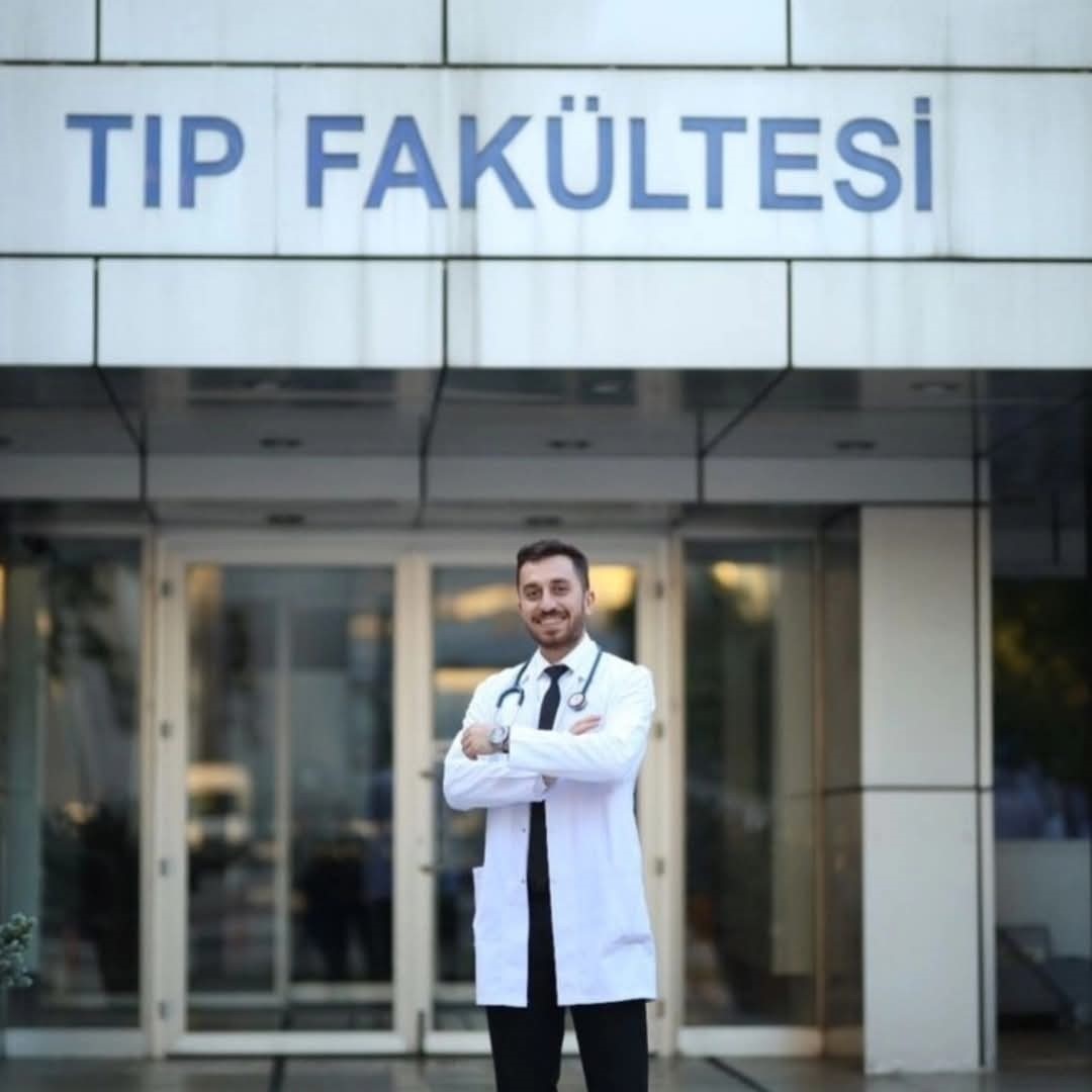 Gen&ccedil; doktor g&ouml;zyaşları ve dualarla son yolculuğuna uğurlandı
