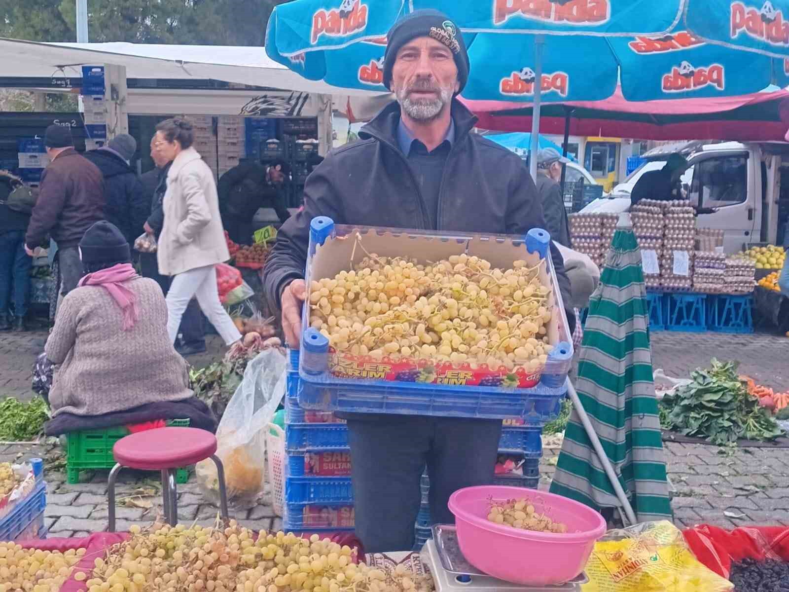 Yılbaşı sofralarının taze üzümü Sarıgöl’den