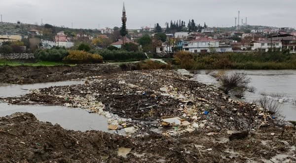 Taşköprü’deki çöp sorunu, tarihi yapıyı tehdit ediyor
