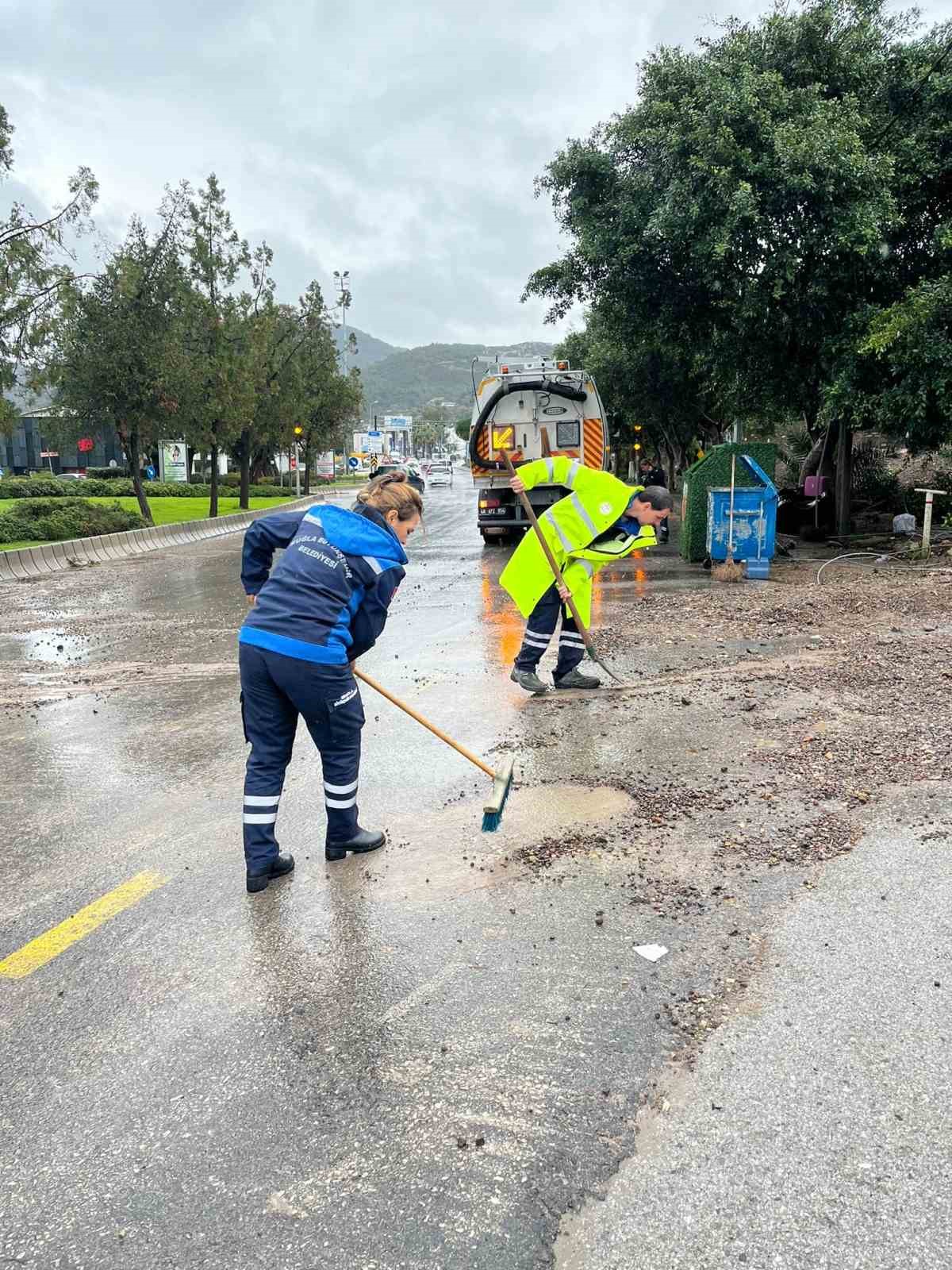 Bodrum sağanak yağmura teslim oldu
