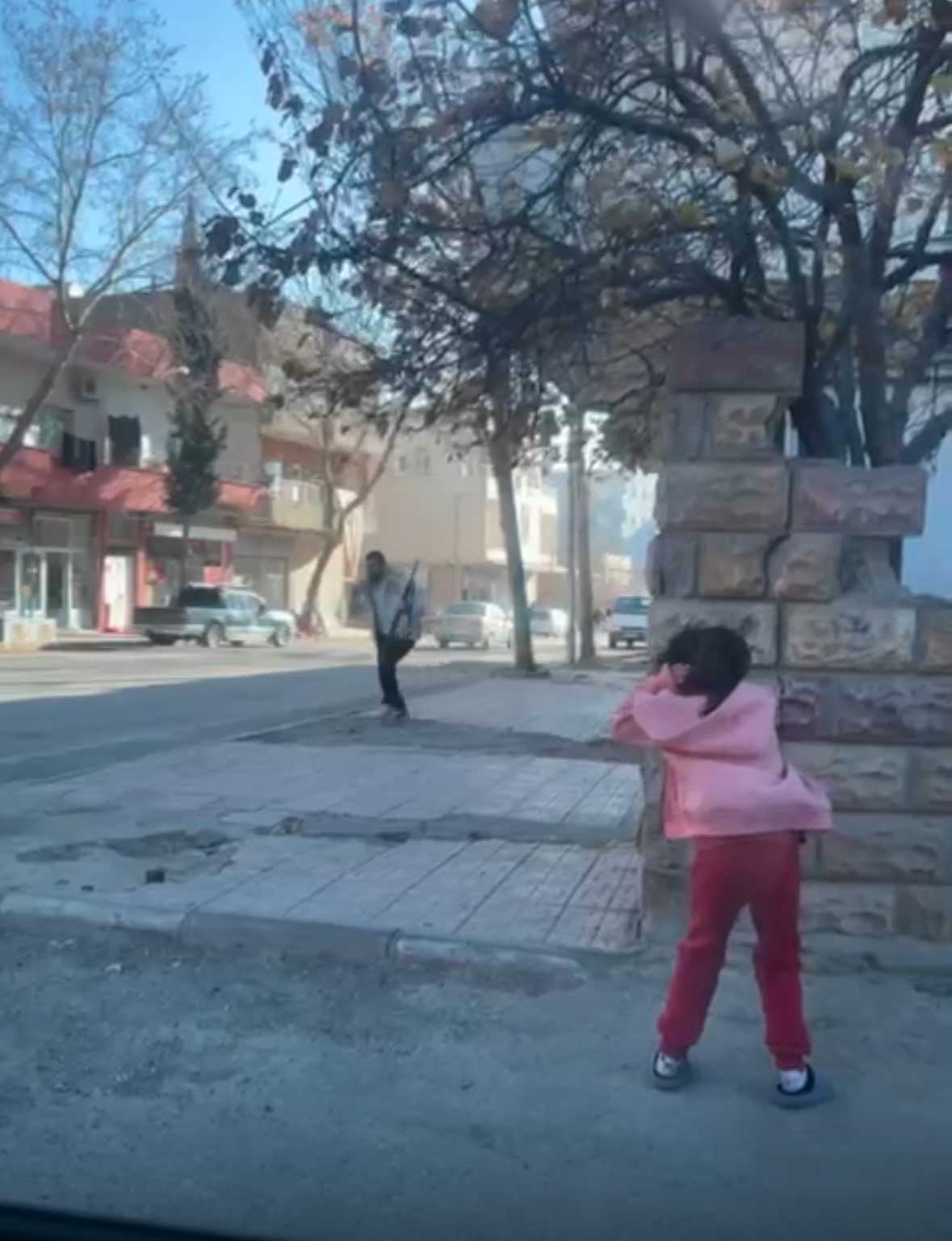 Mardin’de pompalı tüfekle saldırı: Kız çocuğu panikle kaçtı