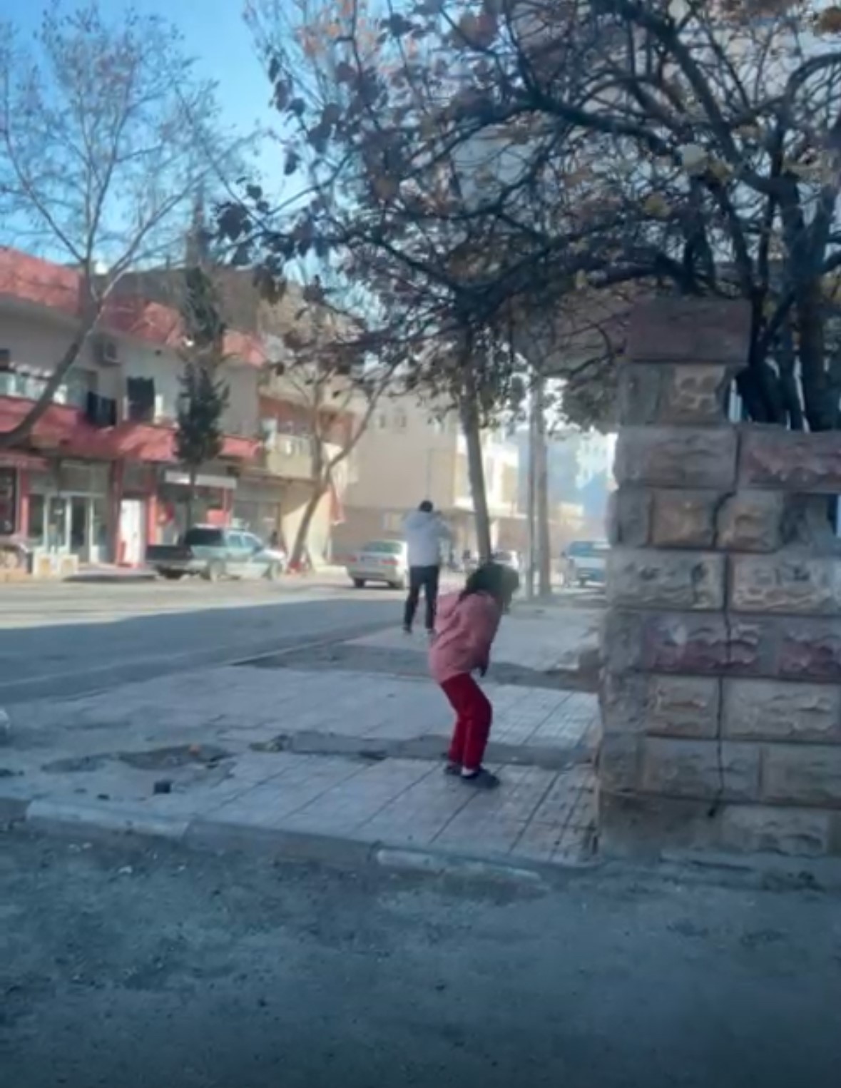 Mardin’de pompalı tüfekle saldırı: Kız çocuğu panikle kaçtı
