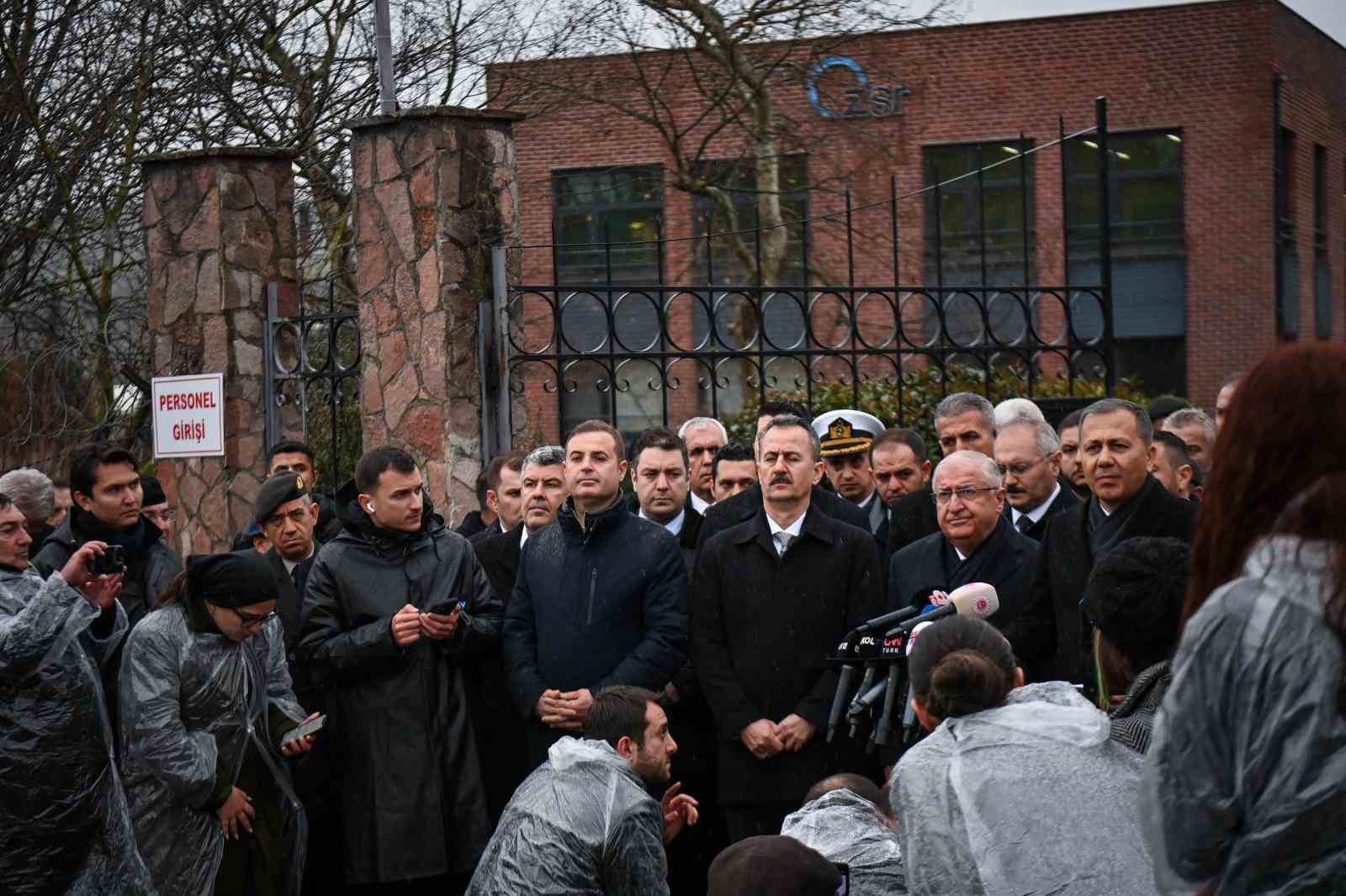 Başkan Ahmet Akın: “Yaralarımızı birlikte saracağız”
