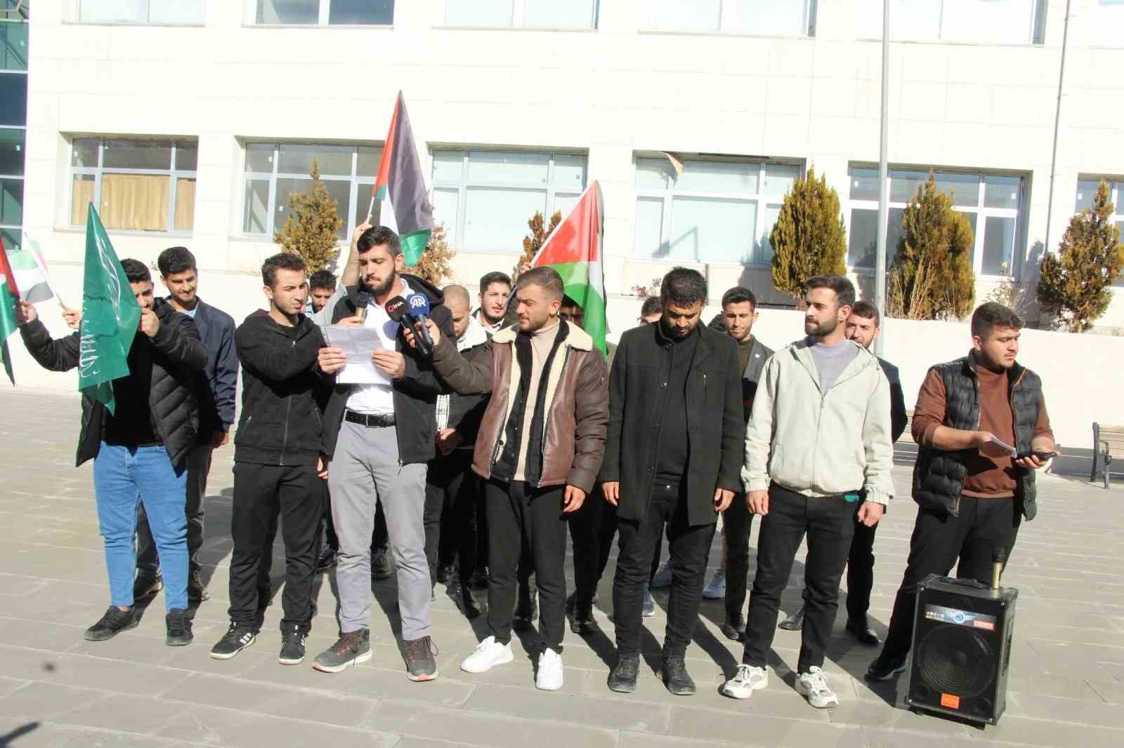 Şırnak’ta üniversite öğrencileri İsrail’i protesto etti
